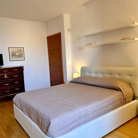 Sisters' Home - Appartamento Nel Centro Storico Con Terrazzo, Aria Condizionata E Vasca Da Bagno Siena Exteriér fotografie