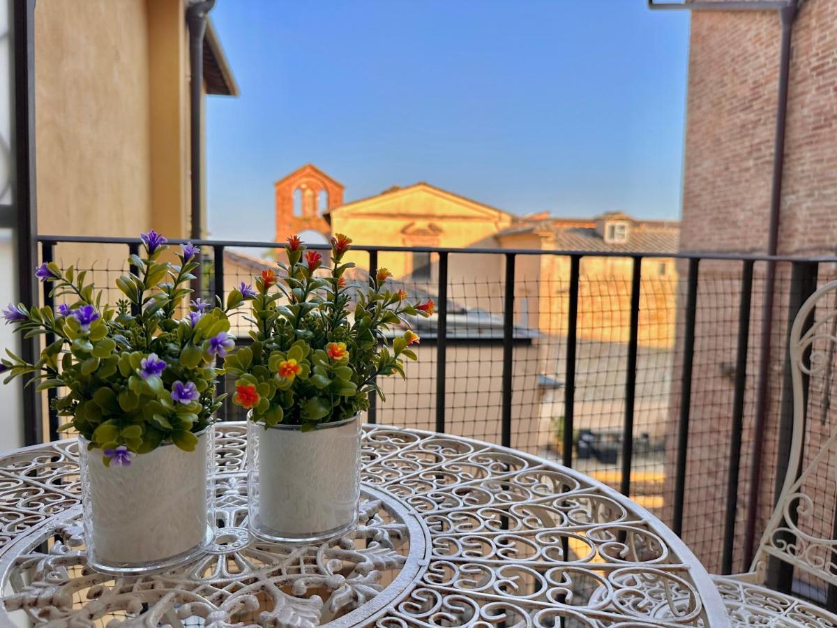 Sisters' Home - Appartamento Nel Centro Storico Con Terrazzo, Aria Condizionata E Vasca Da Bagno Siena Exteriér fotografie
