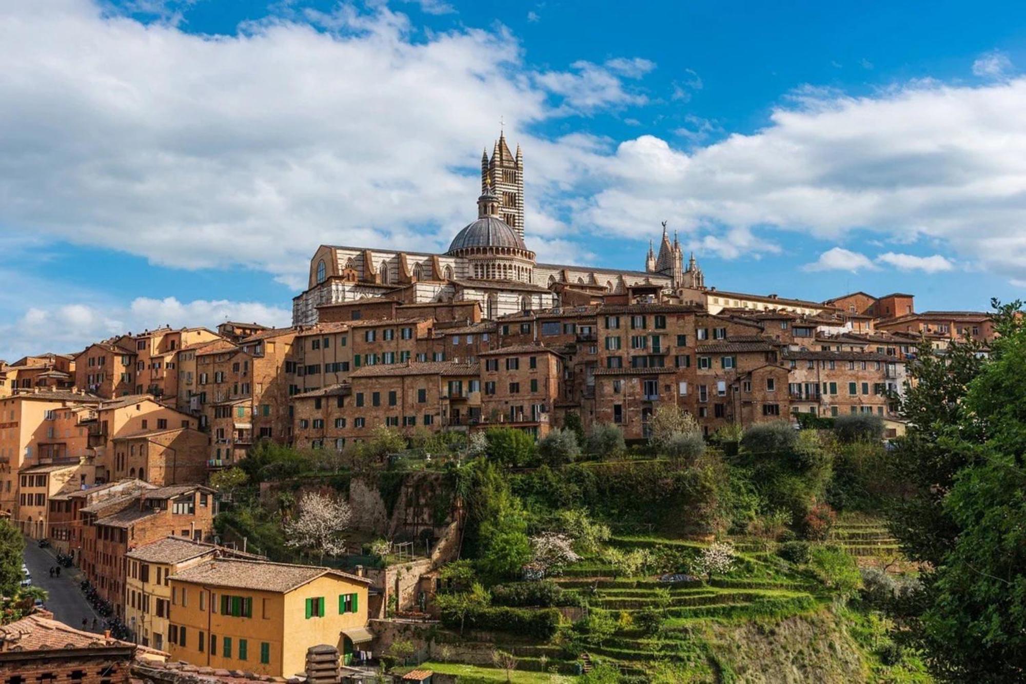 Sisters' Home - Appartamento Nel Centro Storico Con Terrazzo, Aria Condizionata E Vasca Da Bagno Siena Exteriér fotografie